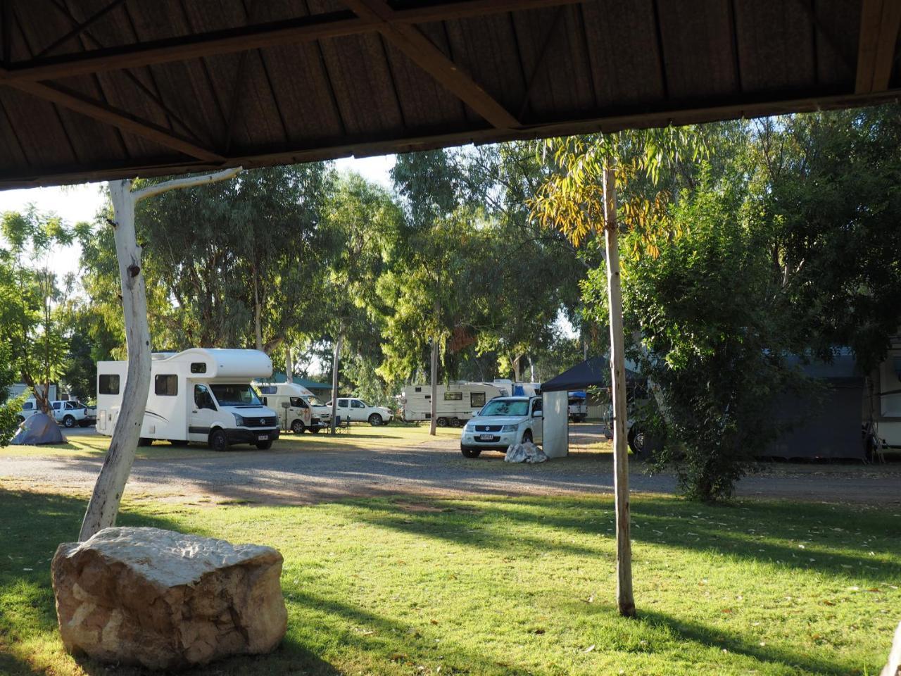 Heritage Caravan Park อลิซสปริงส์ ภายนอก รูปภาพ