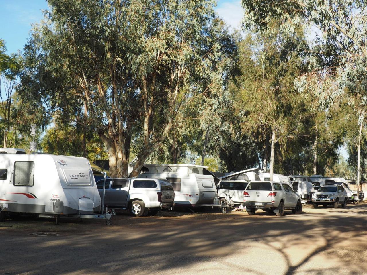 Heritage Caravan Park อลิซสปริงส์ ภายนอก รูปภาพ
