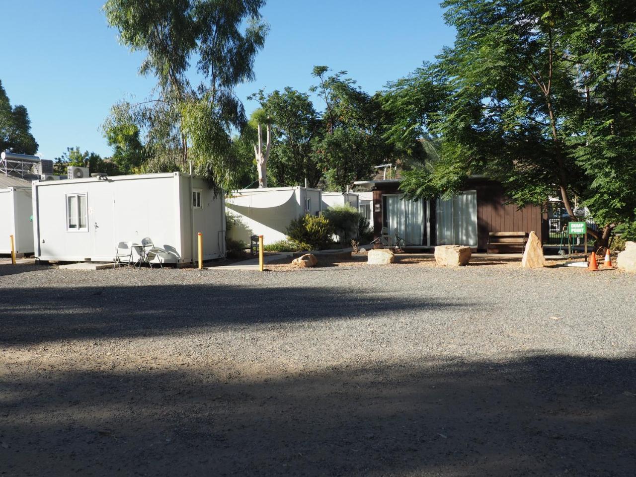 Heritage Caravan Park อลิซสปริงส์ ภายนอก รูปภาพ
