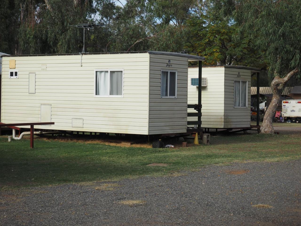 Heritage Caravan Park อลิซสปริงส์ ภายนอก รูปภาพ