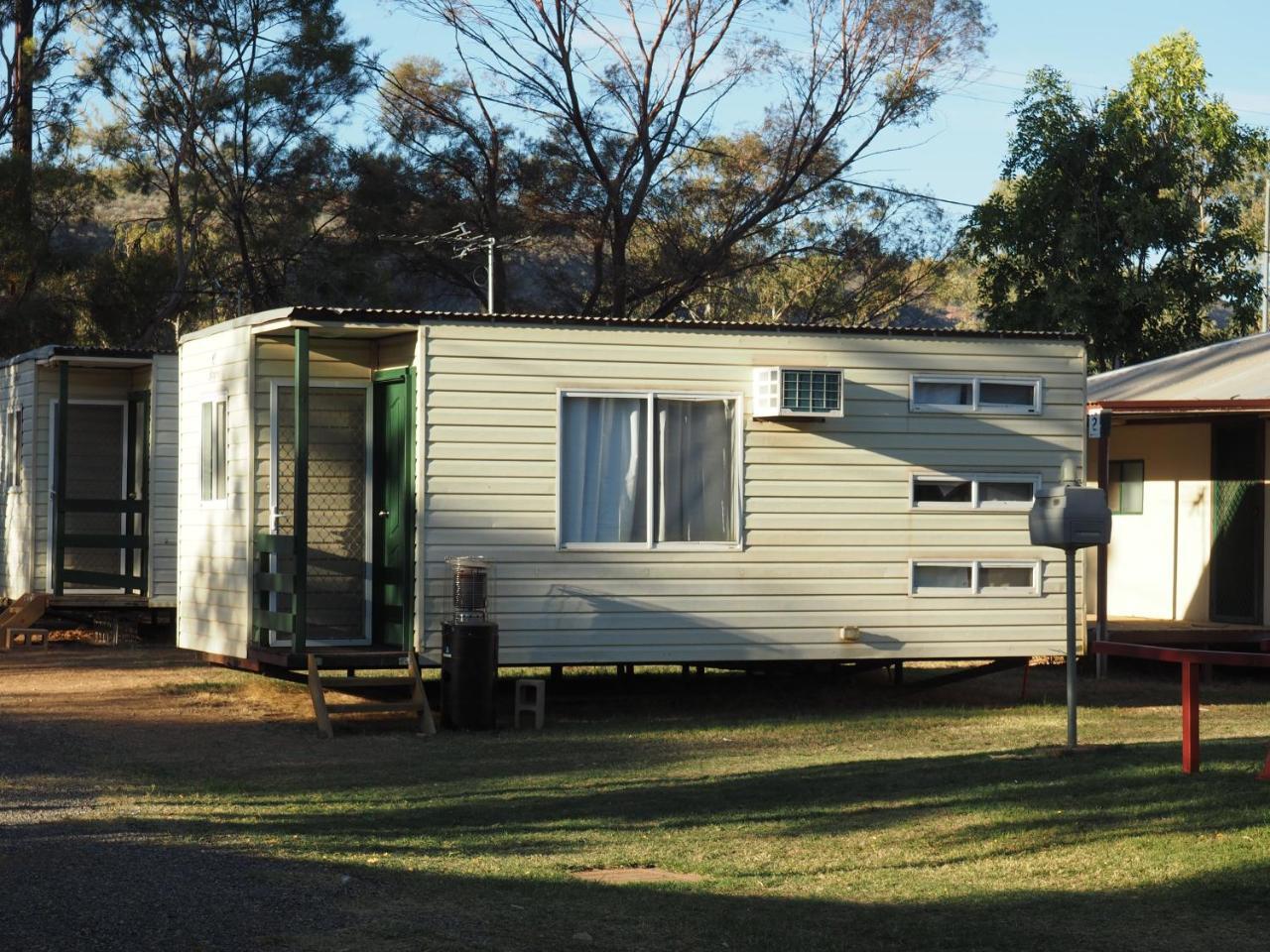 Heritage Caravan Park อลิซสปริงส์ ภายนอก รูปภาพ